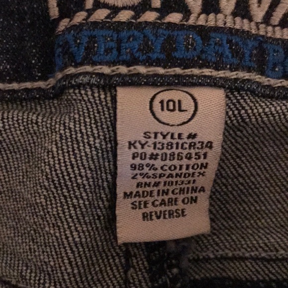 NWOT Distressed jeans - Picture 2 of 10